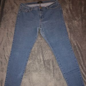 Forever 21 Skinny Jeans Size 16